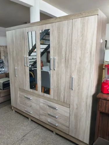 Guarda roupa de casal