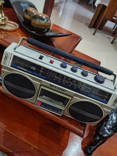 Rádio toca fita sharp