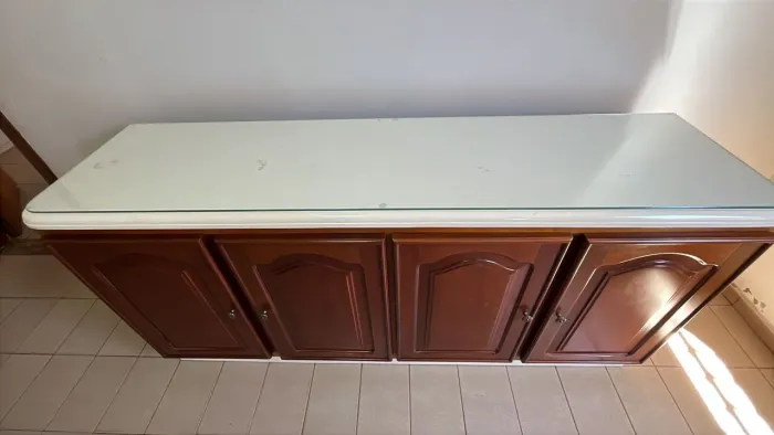 Buffet em Madeira Legítima de Cerejeira + Tampo de Vidro