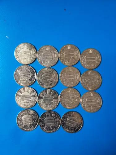 coleção 15 moedas comemorativas 50 anos mcdonalds<br><br>mcdonalds usado