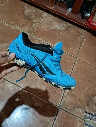 Tênis de futsal da pênalti
