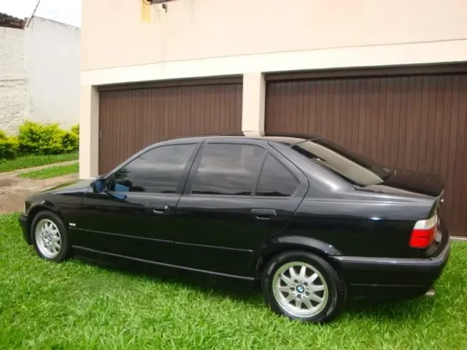 BMW 323I Touring 1998