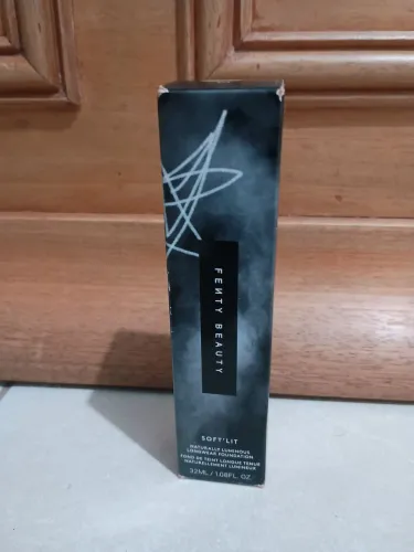 Base Fenty Beauty Soft'lit Naturally Luminous