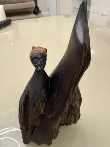 Escultura Africana em Madeira Entalhada - Figura Feminina - 19 cm (para restauração)