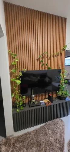 Painel de TV Ripado! Com armário inferior 