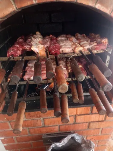 Churrasqueiro para eventos, produção de espetinhos, festas, aniversário
