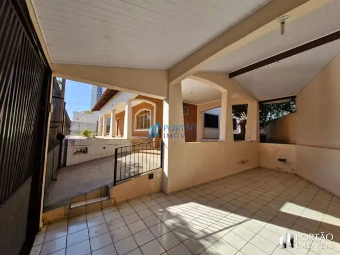 Casa com 3 quartos com suíte para locação no Jd. América em Bauru - SP