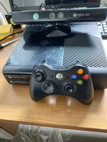 XBOX 360 + 1 CONTROLE + KINECT