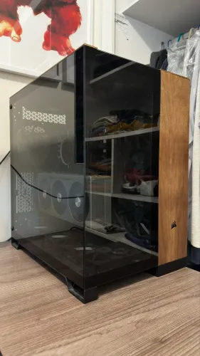 PC Ryzen 7 9800x3D RX 9070 XT 64GB DDR5 6400MHz 2TB NVMe