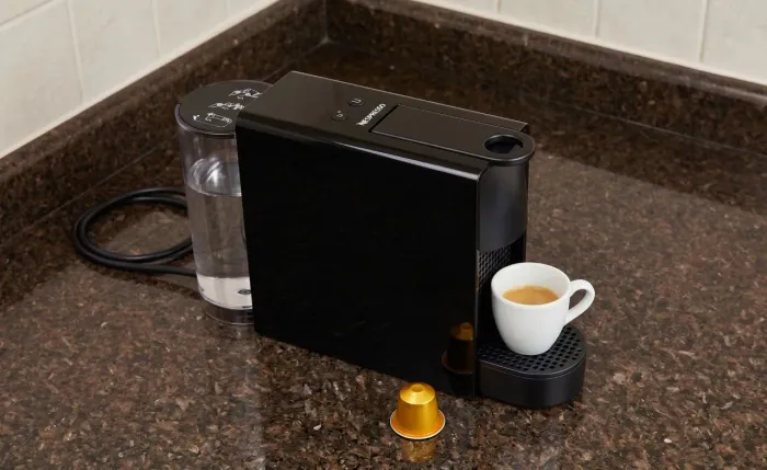 Cafeteira Nespresso Essenza Mini