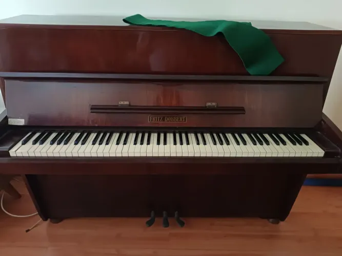 Venda de pianos Fritz Dobbert