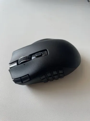 Mouse Razer Naga v2 Hyperspeed nunca usado
