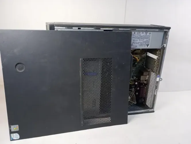 Desktop Lenovo ThinkCentre Modelo QMP Machine Type 9632 (Para Peças / Sucata / Restauração