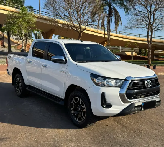 Toyota Hilux CD SRV 4X4 2.8 TDI Diesel Aut. 2024