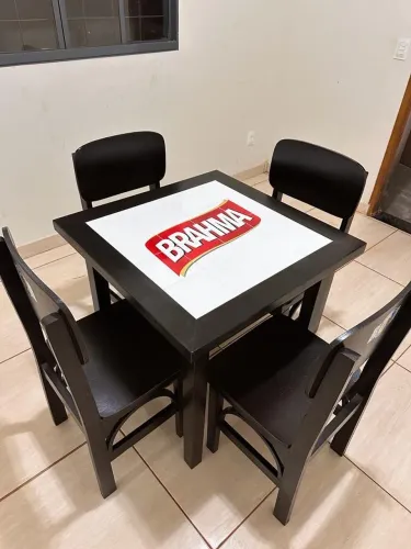 Mesa Brahma com 4 cadeiras 