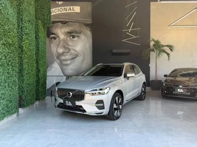 Volvo XC-60 T-8 Ultimate 2.0 AWD (híbrido) 2024