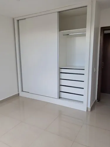 Apartamento na SQN 406