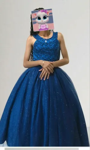 Vendo vestido 2 em 1,estilo princesa,tamanho pp,cor azul Royal. Usando apenas uma vez!