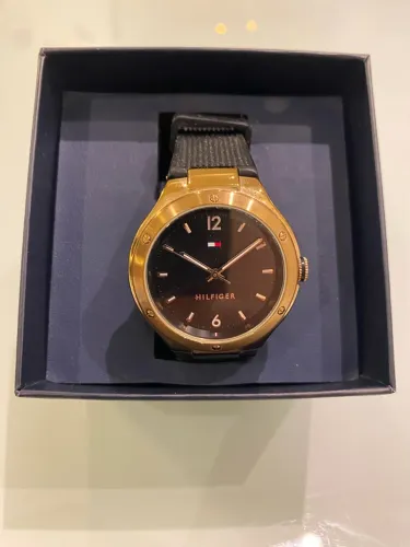 Relógio feminino Tommy Hilfiger Vivara estado de novo
