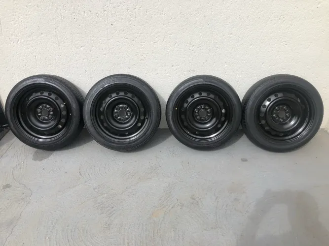 Jogo de rodas aro 16 furacão 5X100 c/ pneus 