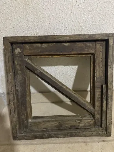 Basculante de madeira