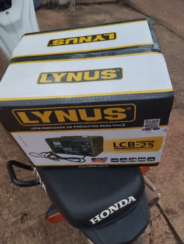 Carregador de bateria Lynus LCB 25