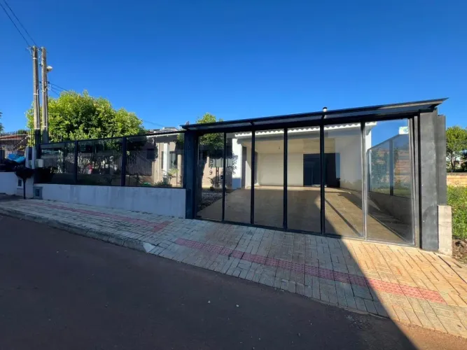 Casa com piscina a venda em Guatambu