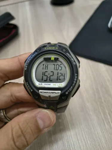 Relógio Timex Ironman - Marca volta, 3 alarmes, compromisso e cronômetro regressivo