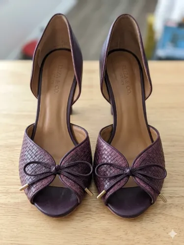 Sandalia Feminina Oneself Peep Toe em tom bordô ou vinho Numero 35