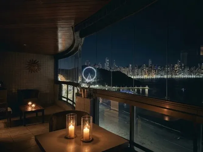 Apartamento frente mar em Balneário Camboriú com vista privilegiada na Barra Norte