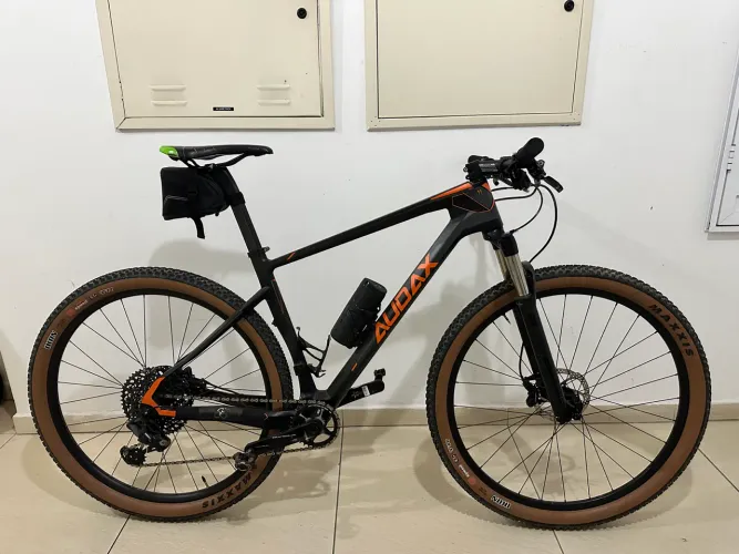 Mountain Bike Audax Auge 50 Carbono 11v Rock Shox Large Maxxis Tubeless Novos