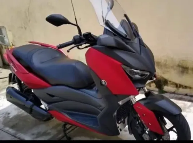 MOTO X-MAX 250CC ABS, ANO 2021/2022 SCOOTER PREMIUM -22,8CV TANQUE 13,2LS-CONSUMO: 30KM L