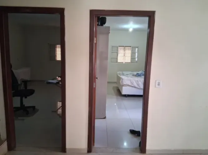 Casa c/ 2 quartos, garagem p/ 2 carros - Setor Leste - Cidade Estrutural - nascente
