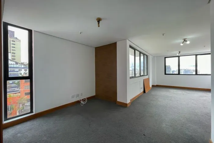 Sala Comercial à venda em Petrópolis