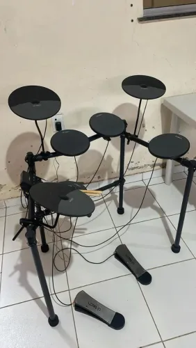 Bateria eletrônica - VALOR REDUZIDO POR CONTA DOS PEDAIS