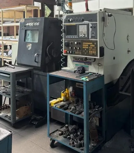 Torno CNC Takisawa Modelo NEX-106