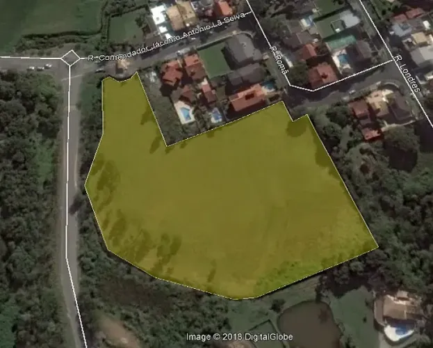 Terreno  com 18324 m² em frente a pista de pouso de Paraglider no Parque Arco Íris