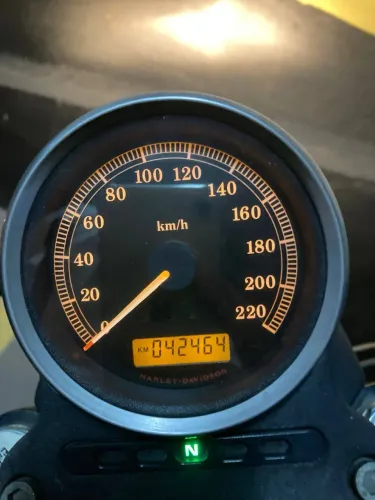 Harley Davidson XL 883 ano 2012