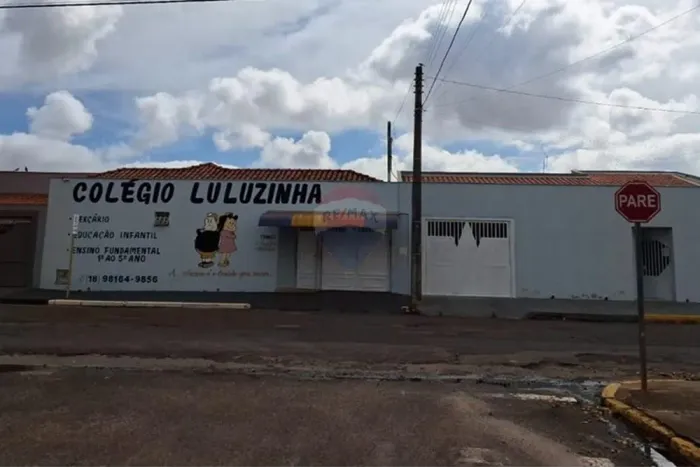 Prédio Comercial/Residencial em Novo Paraíso, SP - 800m²