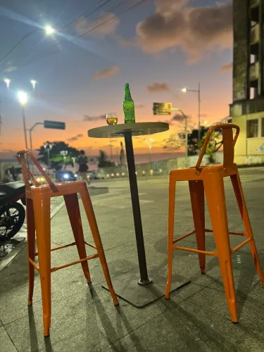Banqueta lá bistrô de aço laranja 