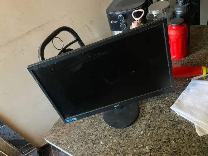 Monitor AOC 21,5 polegadas