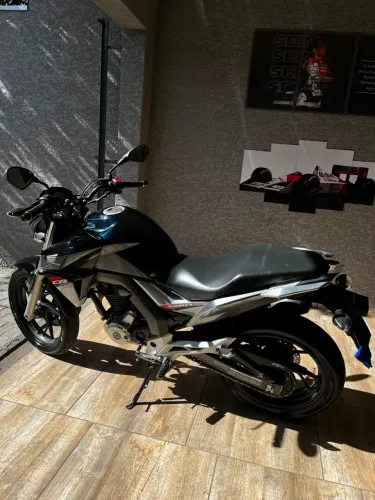 Honda/ CB 250F twister