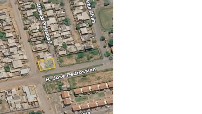 TERRENO DE ESQUINA COM 430M²