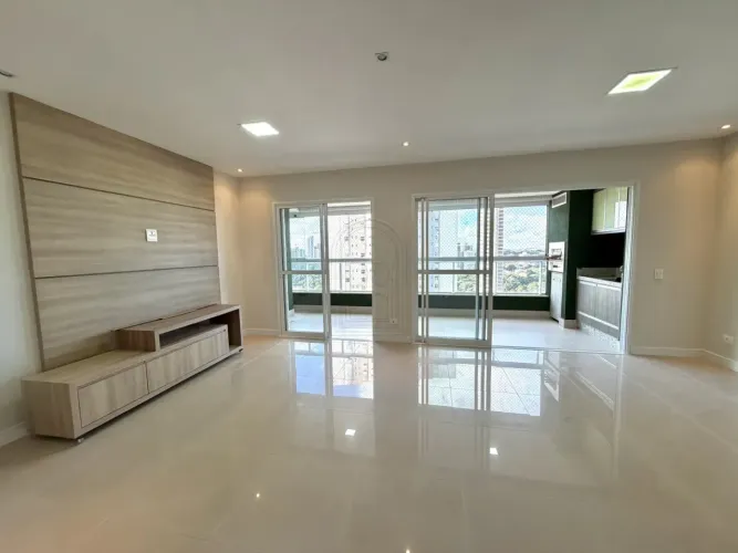 Apartamento Semimobiliado com Vista Para o Parque do Ingá | 115 m² Privativos