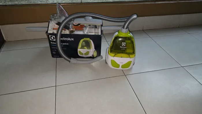Aspirador de po da Electrolux lite modelo lit21 1400w esta funcionando aceito proposta 
