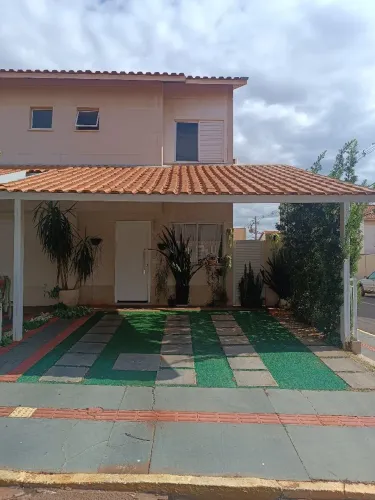 OPORTUNIDADE Sobrado em condomínio / excelente localização