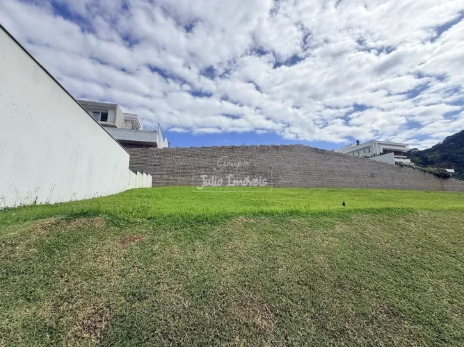 Terreno em Condomínio de Luxo na Guabiruba