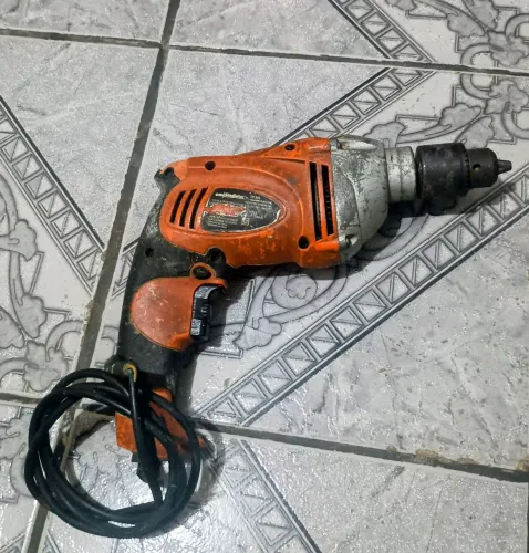 Furadeira Gladiator TP515 220v