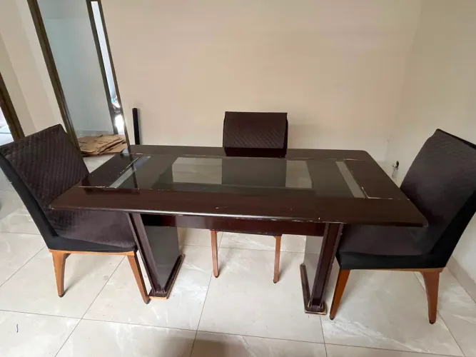 Mesa de jantar 4 cadeiras