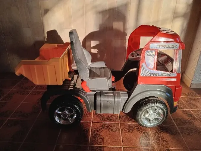 Caminhão Truck Vermelho Pedal Usado